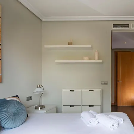 Apartamento Con Piscina Apartment *